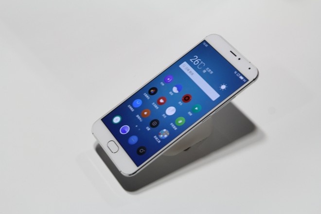 Di dong giong iPhone 6, manh ngang Note 5 gia 11 trieu o VN hinh anh