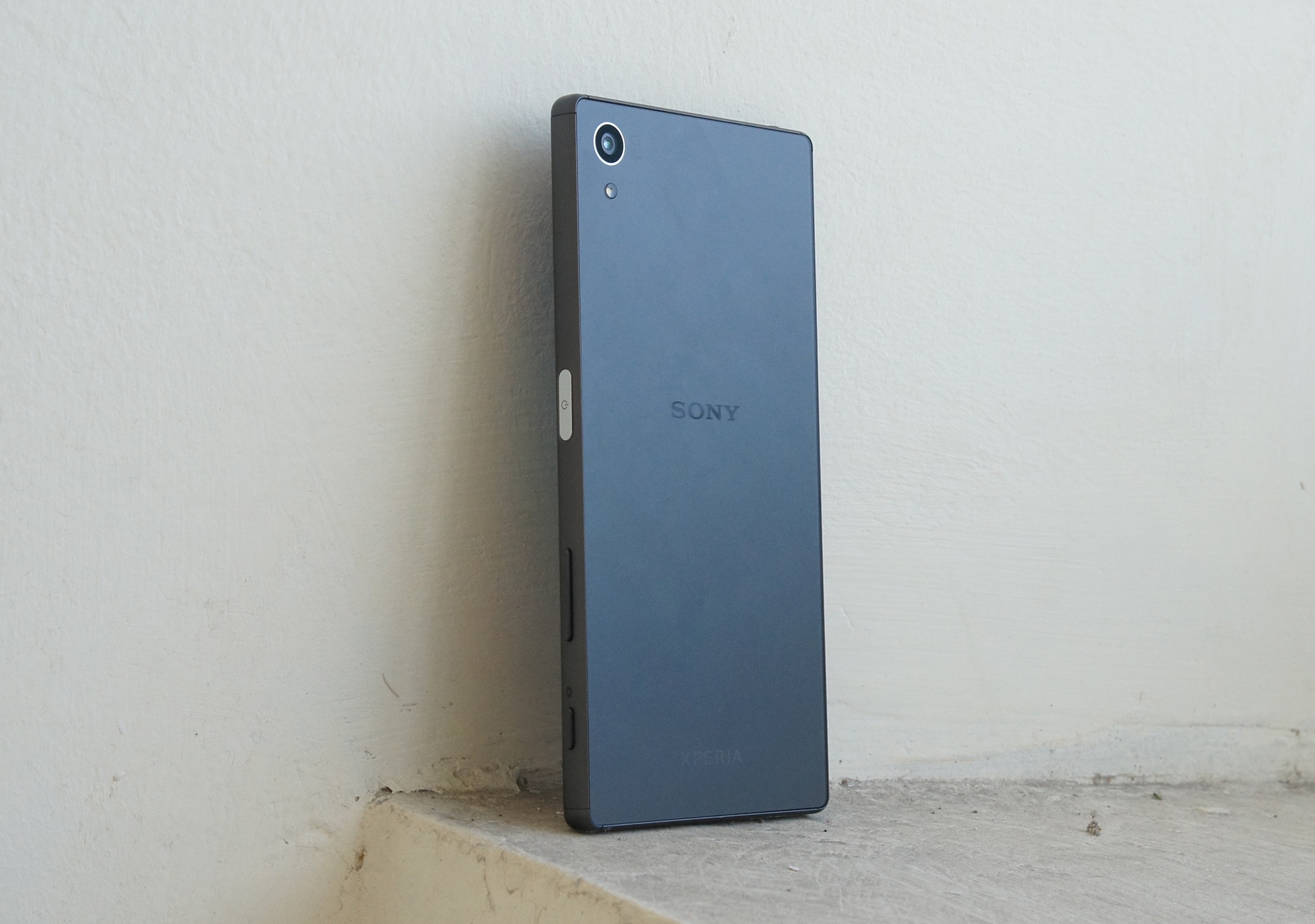 Danh gia Sony Xperia Z5: Dep, doc nhung chua da hinh anh