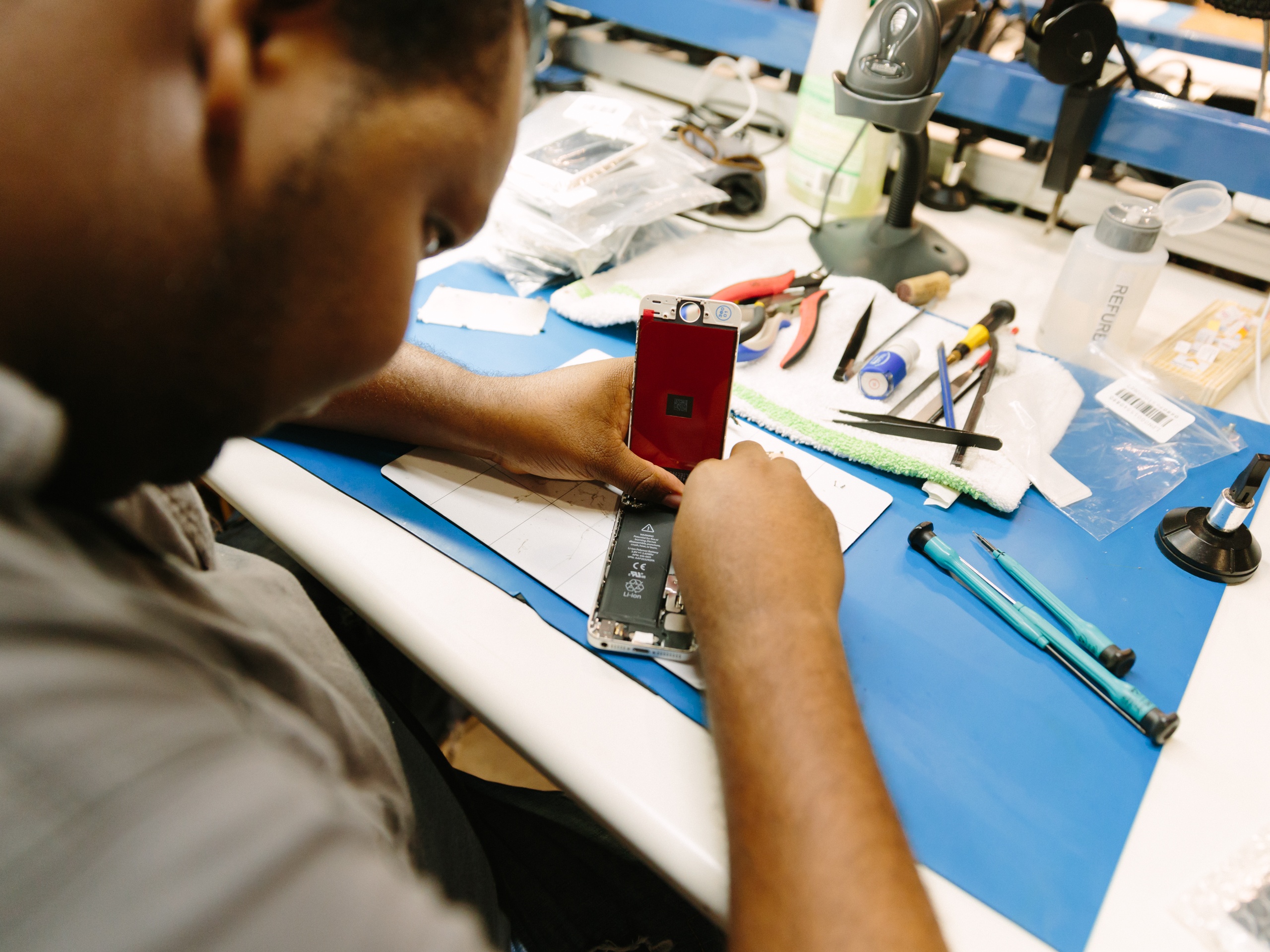 Nguoi My mua iPhone qua su dung nhu the nao? hinh anh