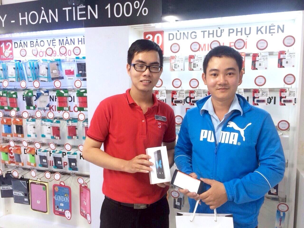 Bkav: Nhan vien di mua Bphone de kiem tra quy trinh hinh anh