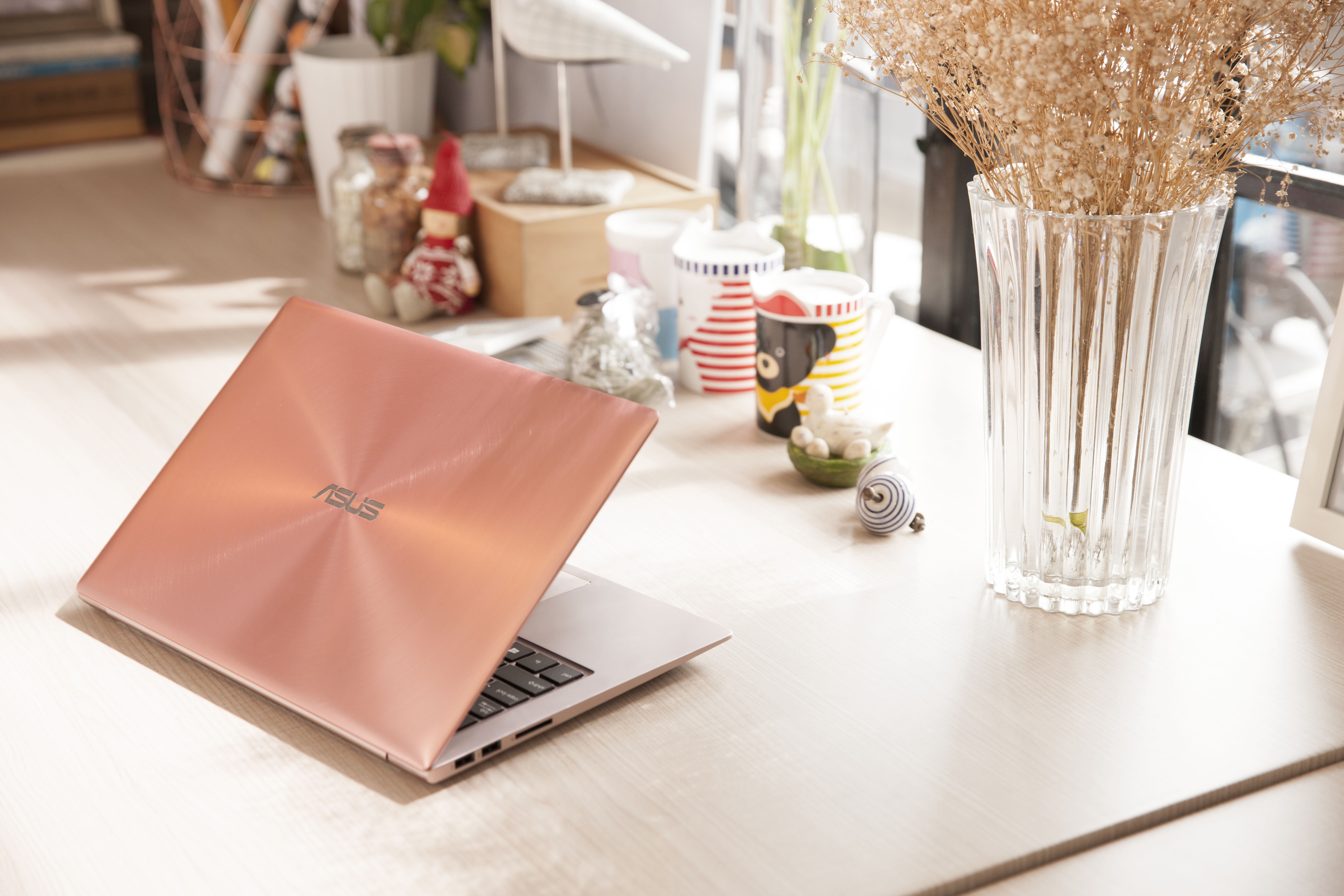 Asus ra mat laptop mau vang hong tai Viet Nam hinh anh