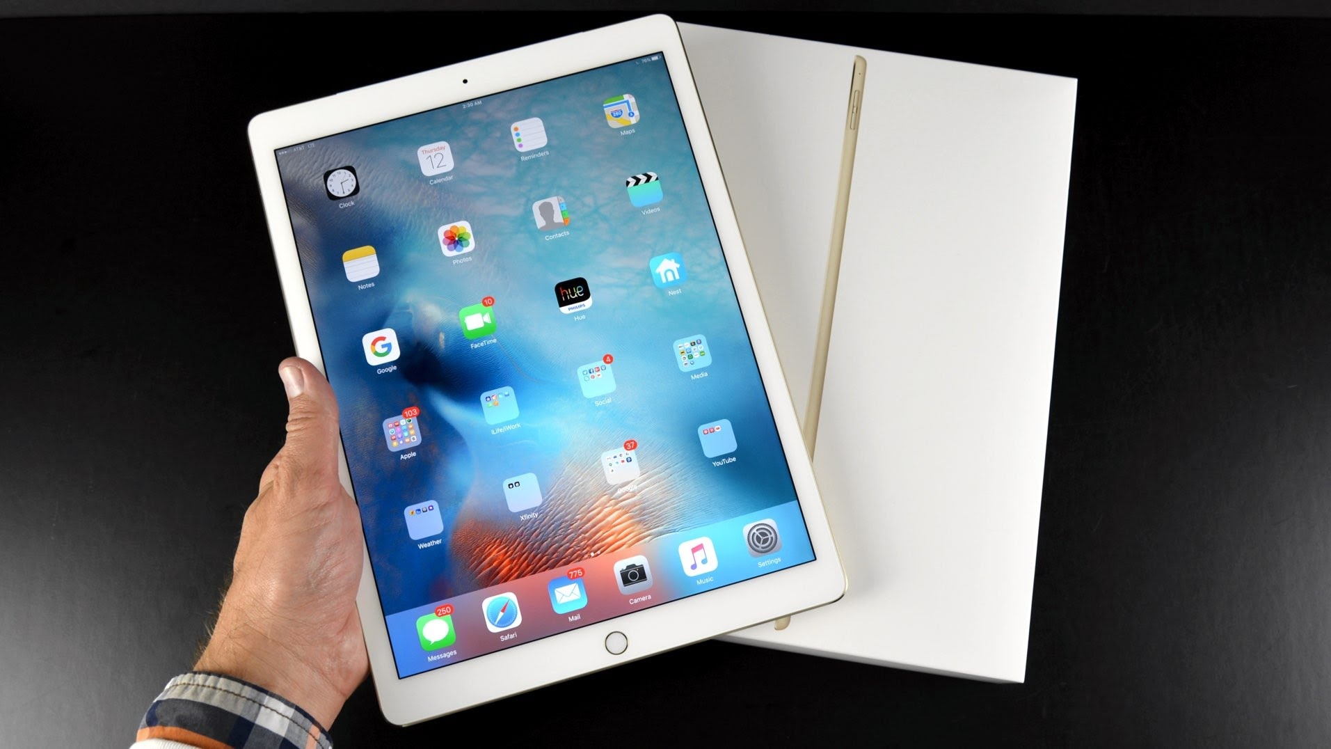iPad Pro chinh hang gia tu 20 trieu, ban o VN dau thang 12 hinh anh