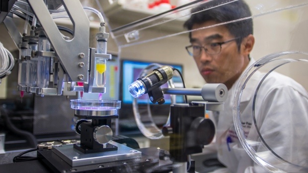 May in 3D: Chan troi rong mo voi nhieu ung dung ky dieu moi hinh anh