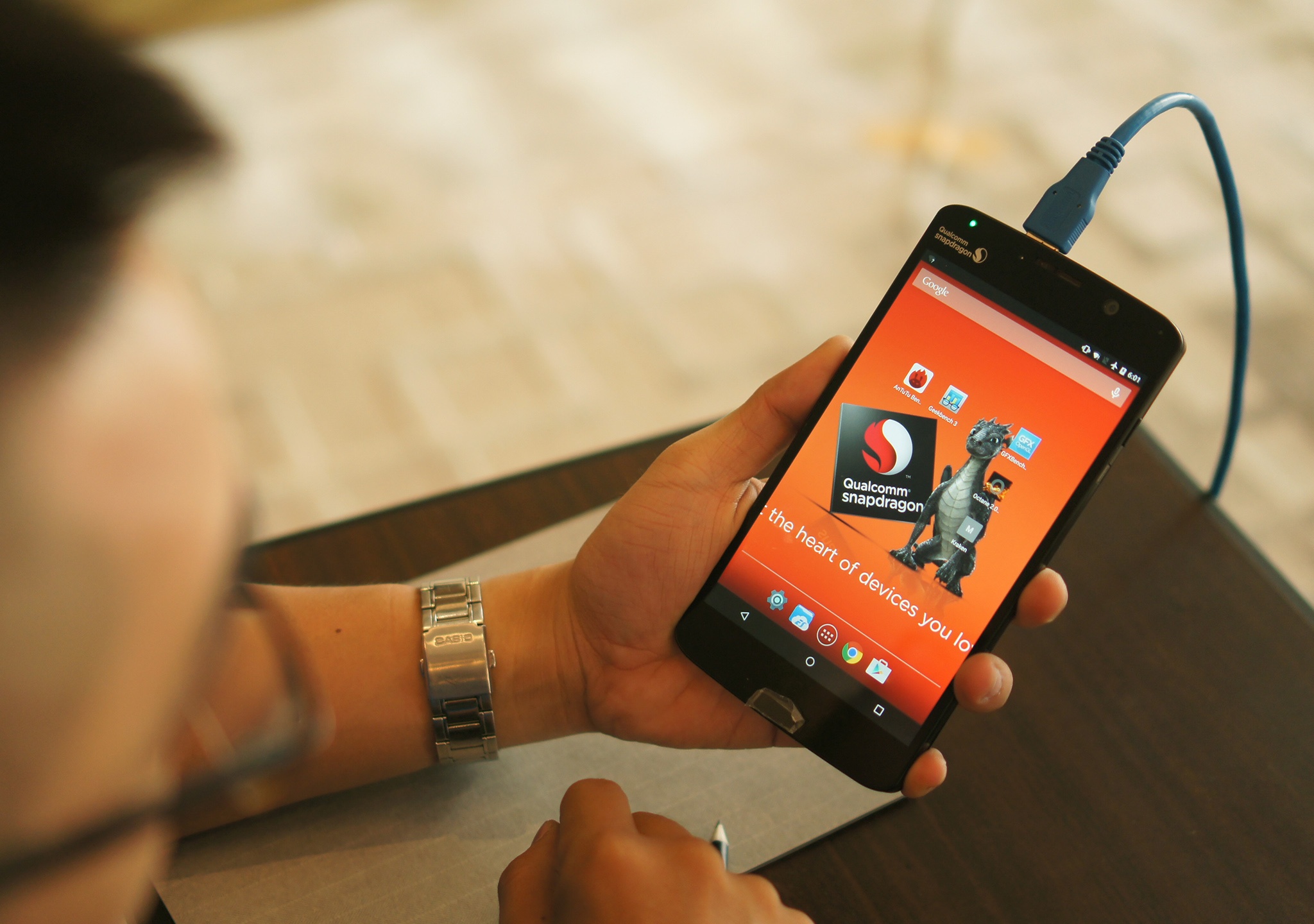 Smartphone thu nghiem Snapdragon 820 ghi 130.000 diem AnTuTu hinh anh