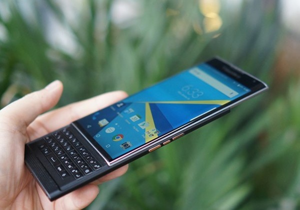 BlackBerry Priv là một trong những gương mặt được kỳ vọng mang đến trải nghiệm mới ở nhóm cao cấp. Ảnh: Mai