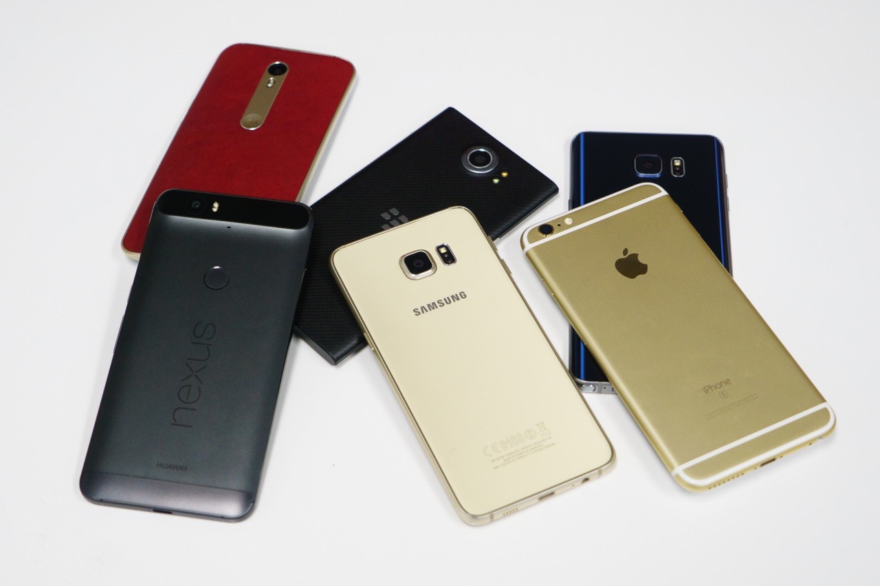 Thi truong smartphone cao cap: Phien cho cuoi nam kem vui hinh anh