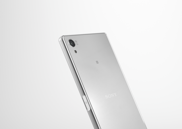 Xperia Z6 Lite chay Snapdragon 650 ra mat nam sau? hinh anh