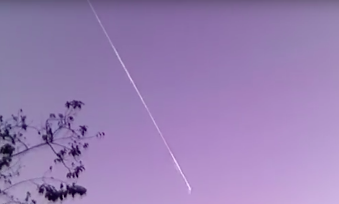 Nguoi dan Thai Lan phat hien qua cau lua bay tren bau troi hinh anh