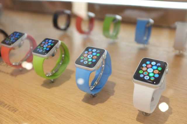 Apple Watch chinh hang gia 11,6 den 35,6 trieu, len ke 22/1 hinh anh