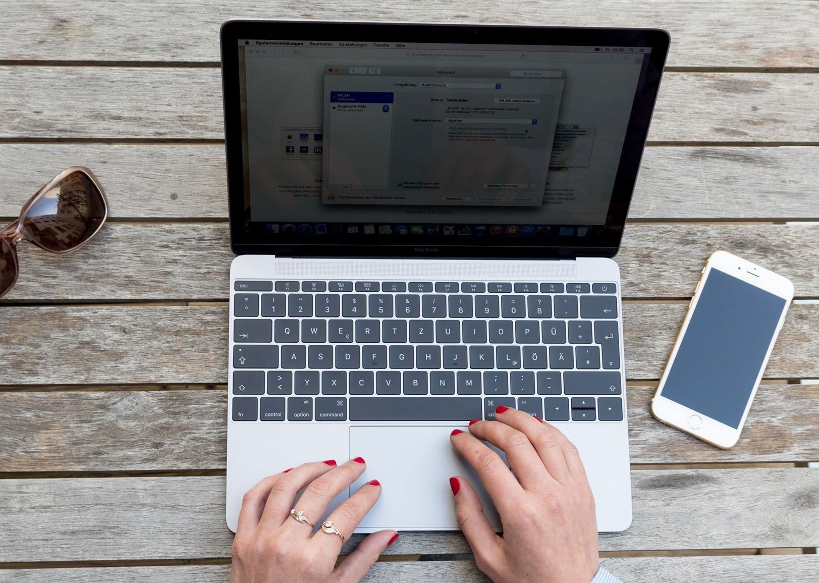 8 laptop an tuong khoi dau nam 2016 hinh anh