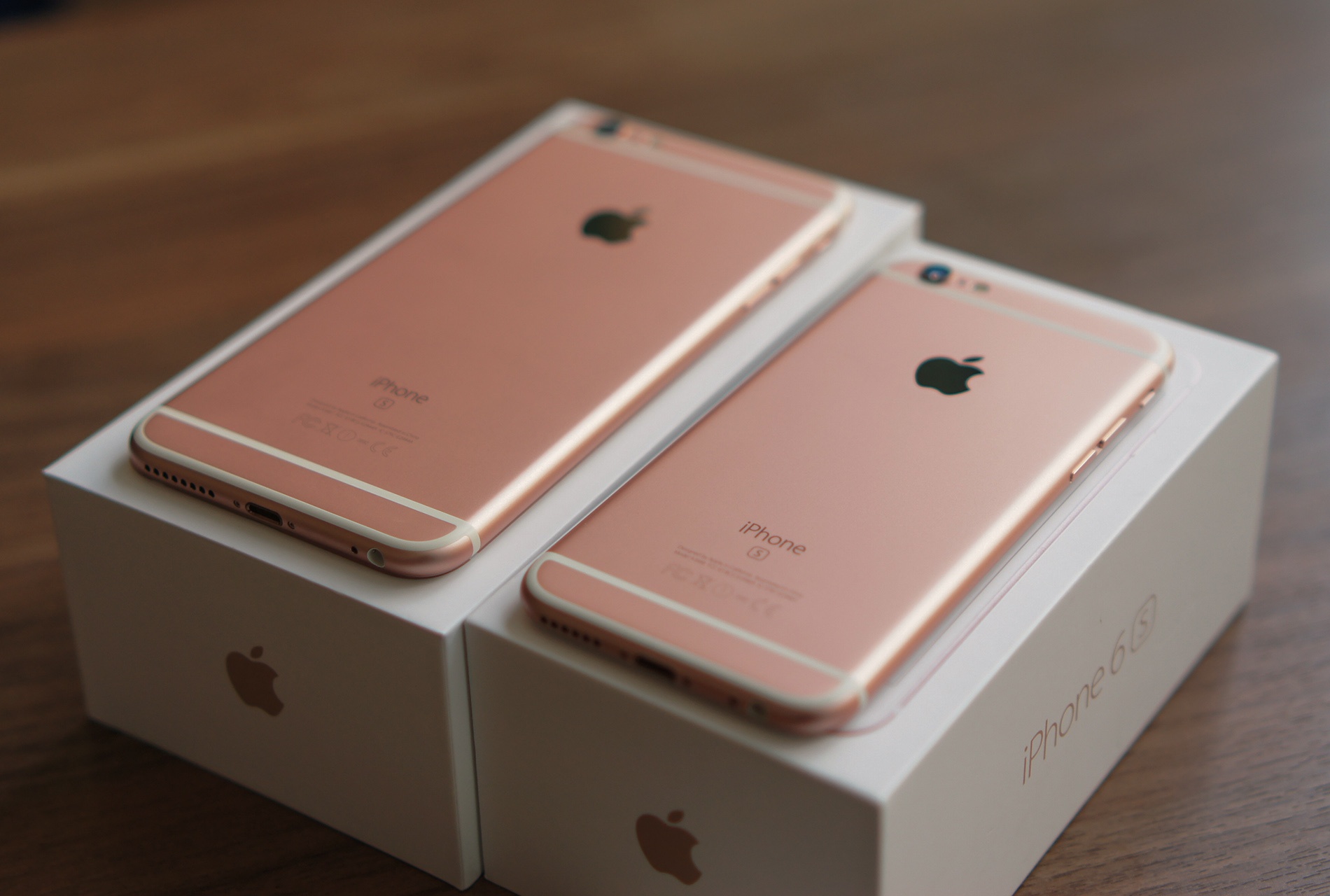 iPhone khong thoat khoi bao giam gia cuoi nam hinh anh