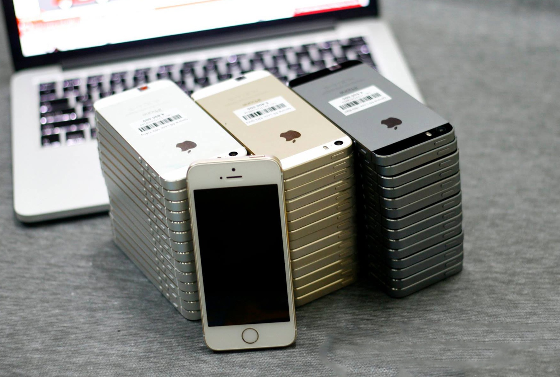 iPhone qua su dung dat hang dip can Tet hinh anh