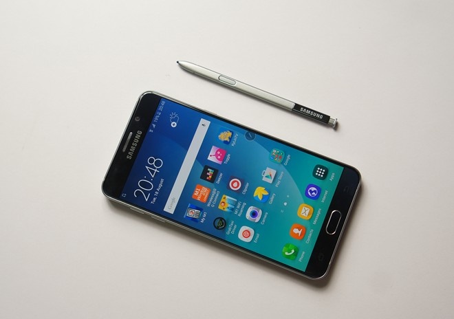 Khach du lich Han Quoc duoc muon Note 5 mien phi hinh anh