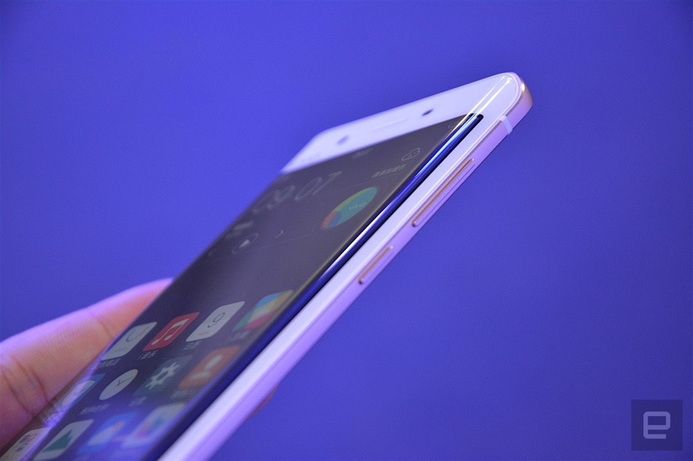 smartphone RAM 6 GB,  smartphone man hinh cong,  smartphone Trung Quoc,  hang Vivo anh 10