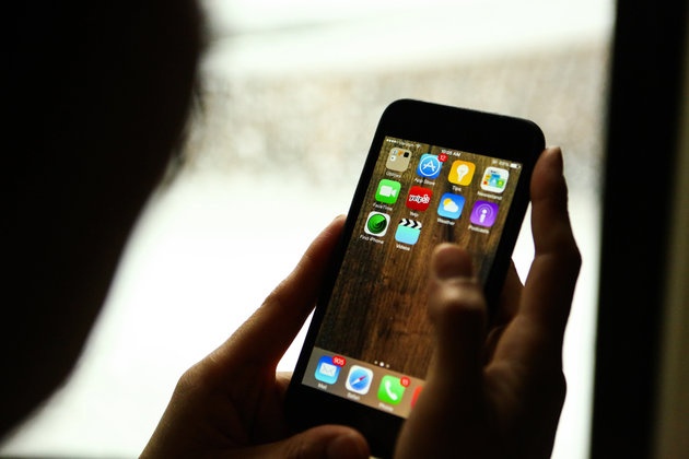 Toi pham My goi iPhone la mon qua tu Chua hinh anh