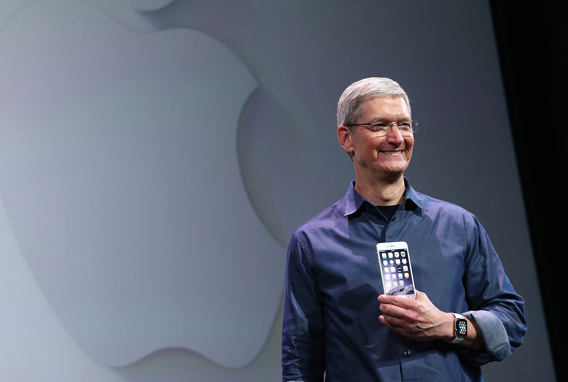 Tai sao Apple gioi thieu iPhone SE truoc ngay hau toa? hinh anh