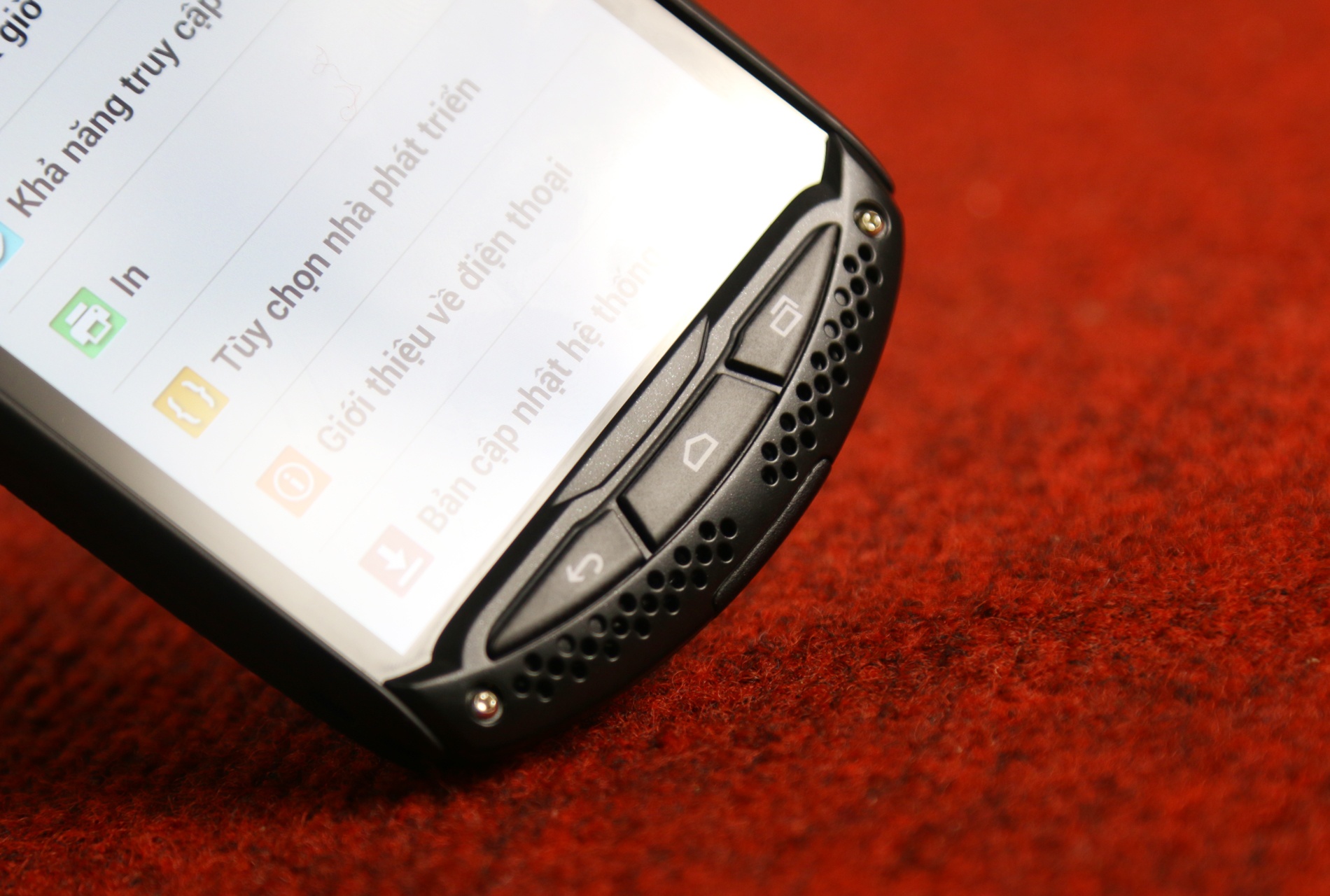 Di dong noi dong coi da Kyocera Brigadier anh 12