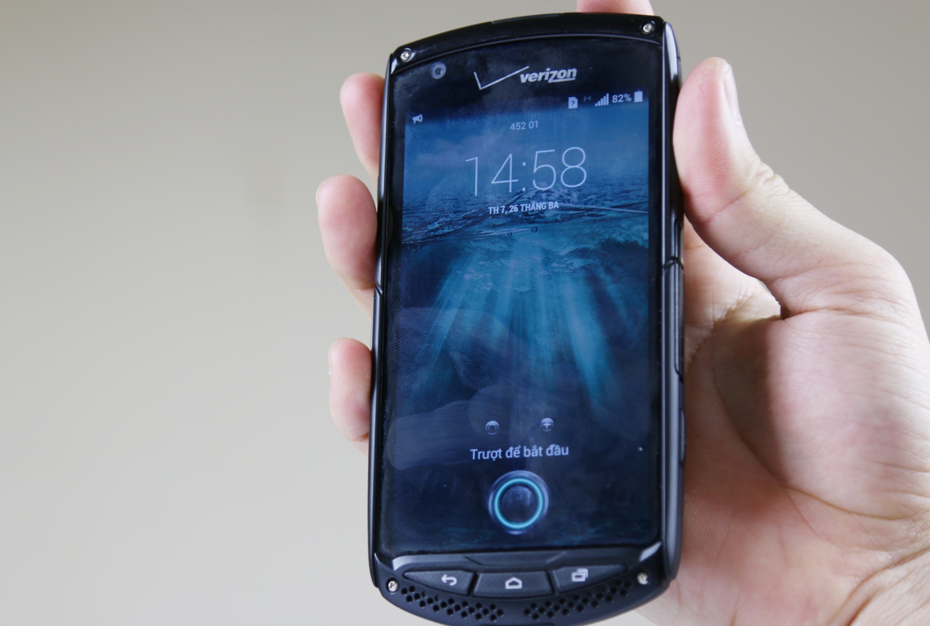 Di dong noi dong coi da Kyocera Brigadier anh 3