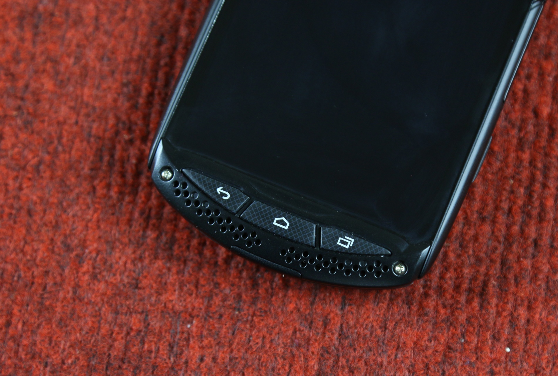 Di dong noi dong coi da Kyocera Brigadier anh 4