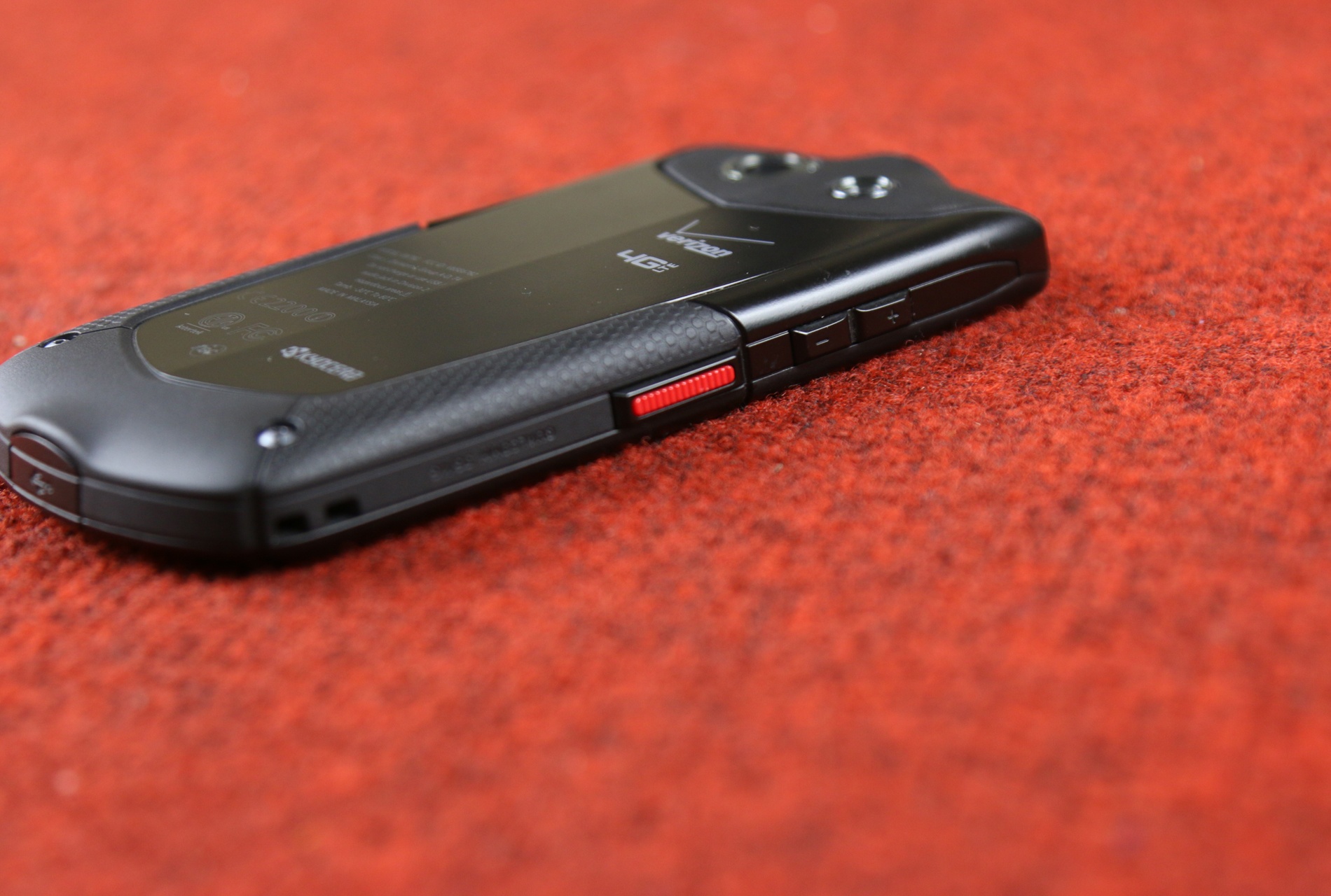 Di dong noi dong coi da Kyocera Brigadier anh 7