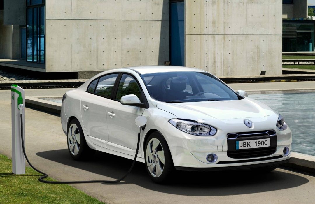 Sap co 100 taxi dien dau tien tai Ha Noi hinh anh