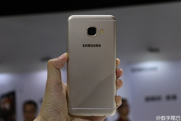 anh thuc te Galaxy C5 C7 anh 14