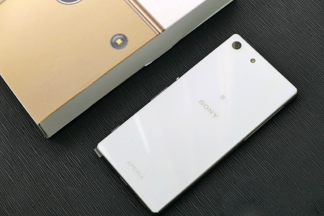 Xperia M5 them ban 1 SIM, gia 8,5 trieu dong tai VN hinh anh