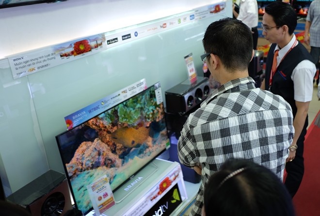 TV 10 den 12 trieu duoc mua nho Euro 2016 hinh anh