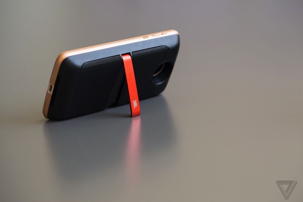 Anh thuc te Moto Z anh 4