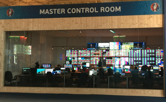 Euro 2016 được quay phát ra sao ảnh 2 Euro 2016 duoc quay phat ra sao anh 2