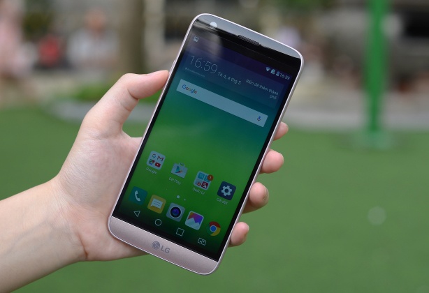 LG G5 qua su dung co gia gan 9 trieu tai VN hinh anh