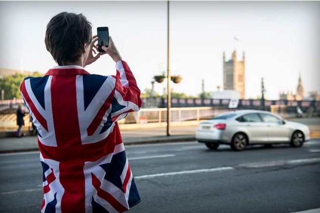 Tim kiem ‘dieu gi xay ra neu roi EU’ tang vot tren Google hinh anh