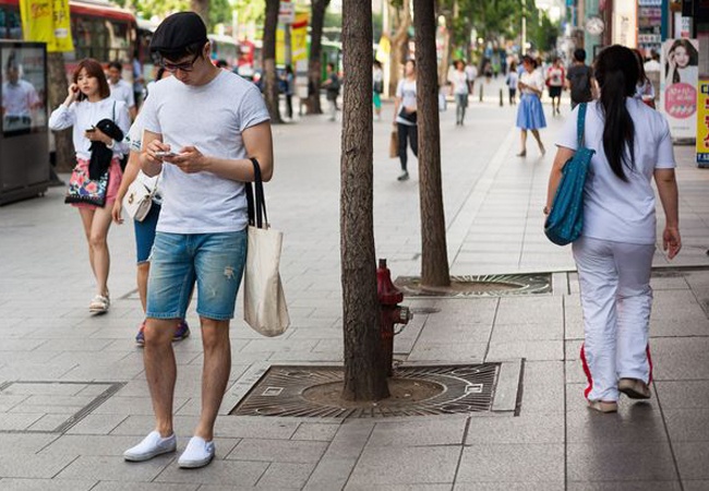 Bien canh bao nguoi nghien smartphone tai Han Quoc hinh anh