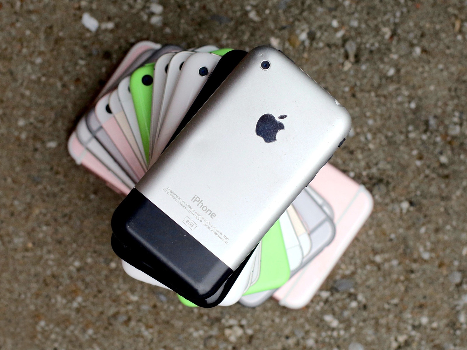 9 nam truoc, nguoi dung danh gia gi ve iPhone? hinh anh