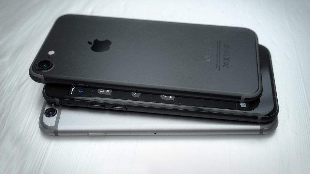 iPhone 7 mau den anh 8