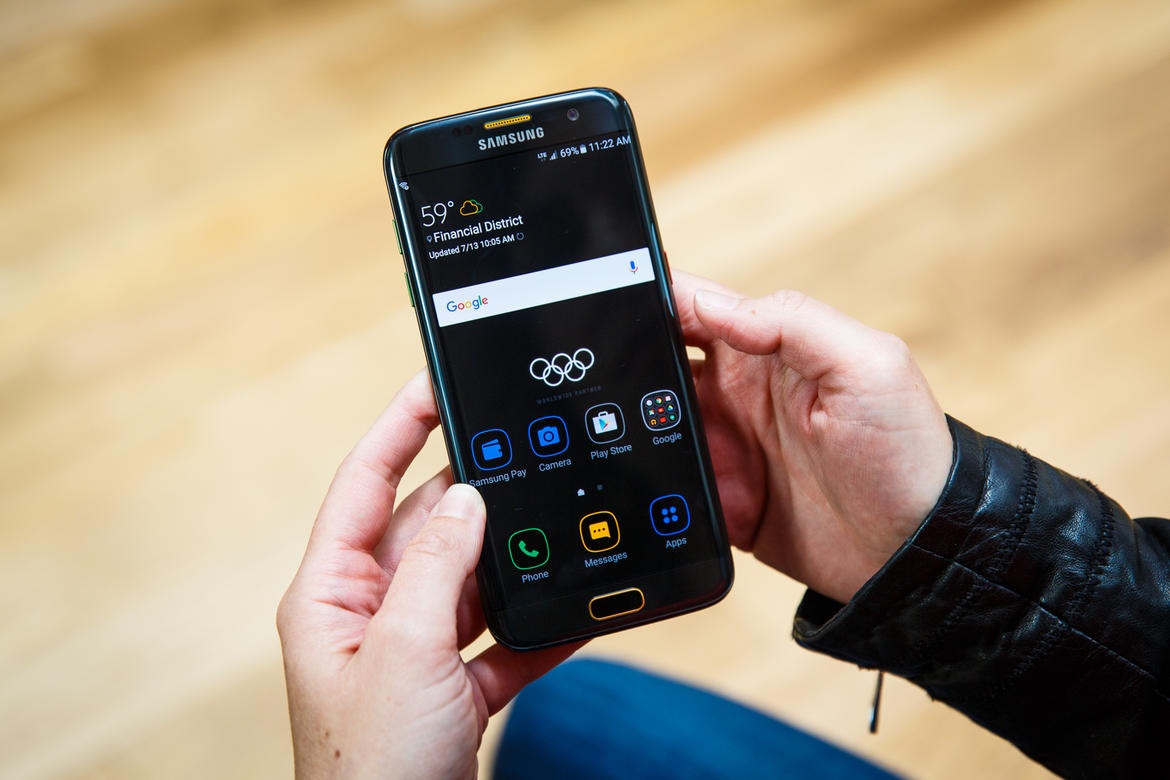 Can canh Galaxy S7 edge mien phi cho 12.500 VDV Olympic hinh anh