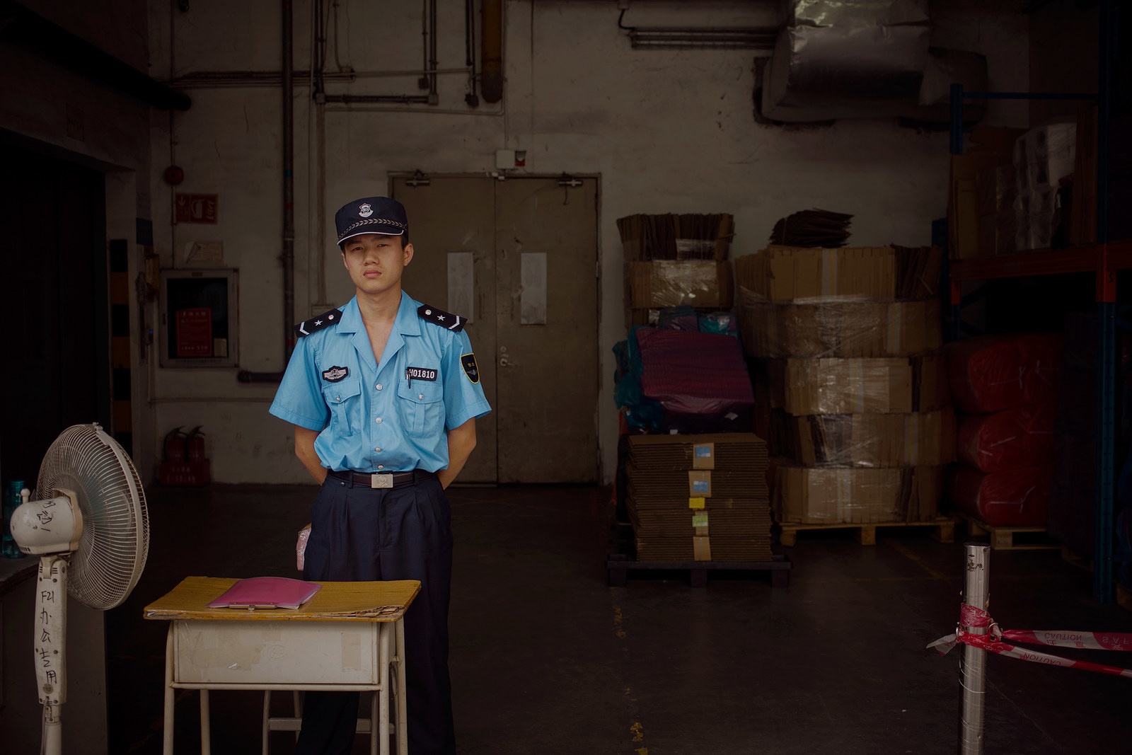 ben trong nha may Foxconn anh 3