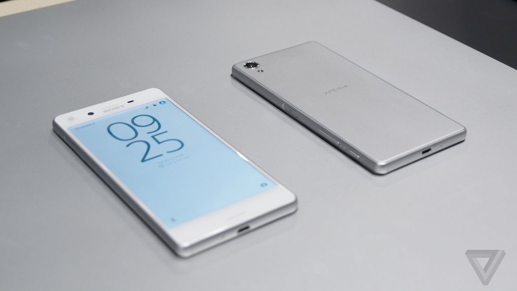 Sony Xperia X tiep tuc giam gia hinh anh