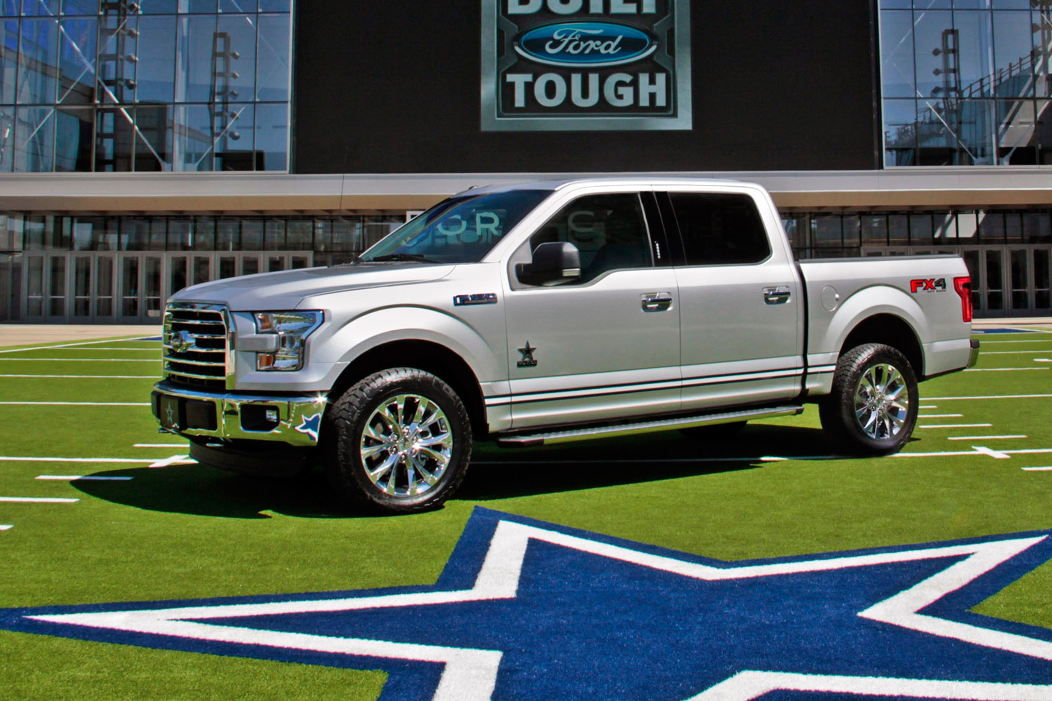 Xe ban tai Ford F-150 them ban cao boi Dallas hinh anh