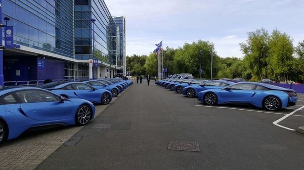 Cau thu Leicester do BMW i8 anh 2