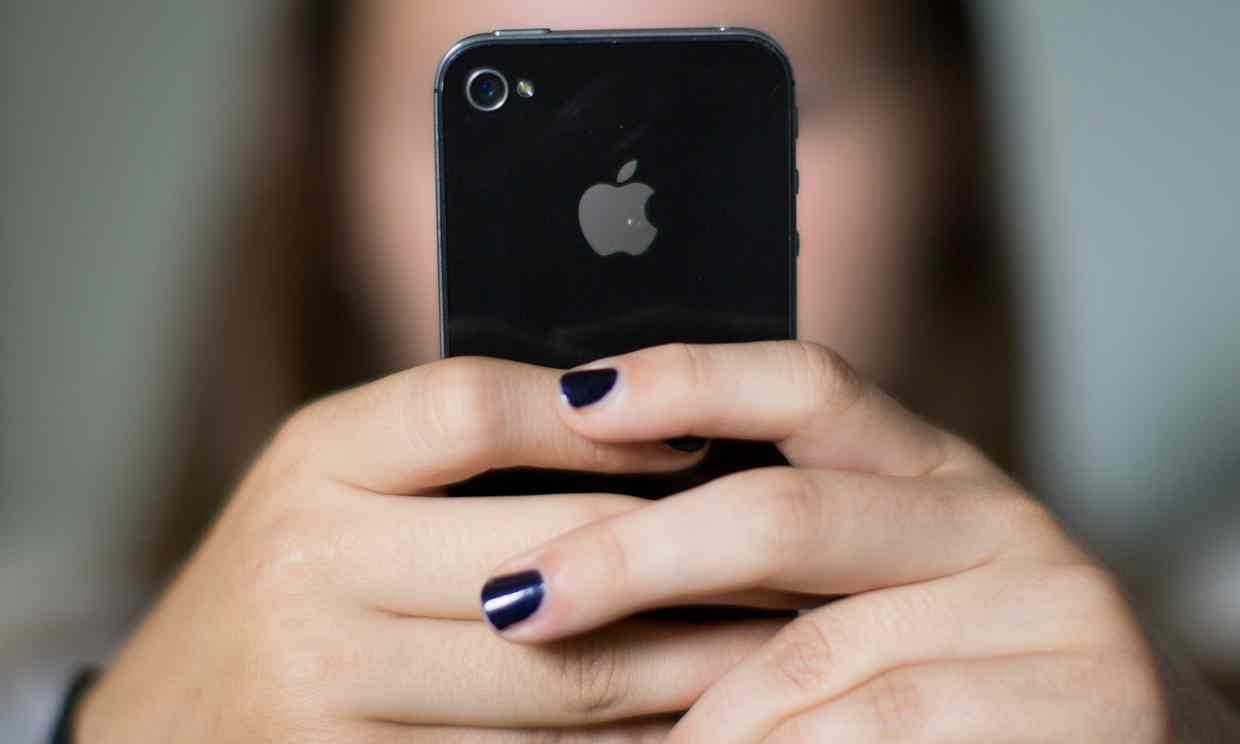 Kiem trieu USD tu nghe gian diep iPhone hinh anh