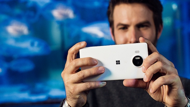 Dien thoai Lumia co the bi dung ban vao thang 12 hinh anh