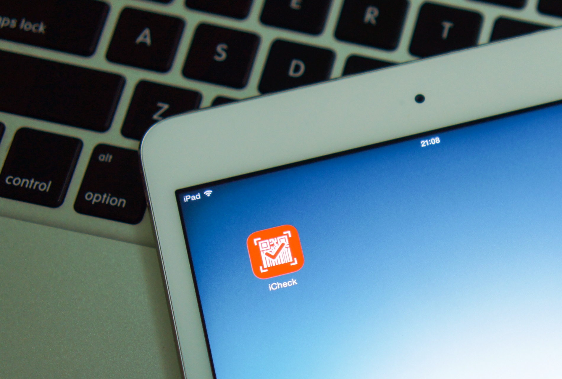 Ung dung Viet phat hien hang gia iCheck nhan dau tu lon hinh anh