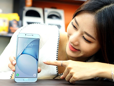 Galaxy A8 2016 ra mat voi nhieu diem vay muon tu S6 hinh anh