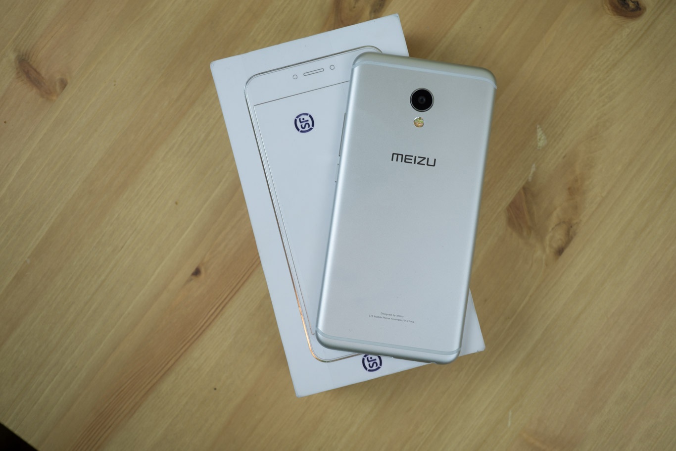 Loat di dong dang chu y ve Viet Nam trong thang 10 hinh anh