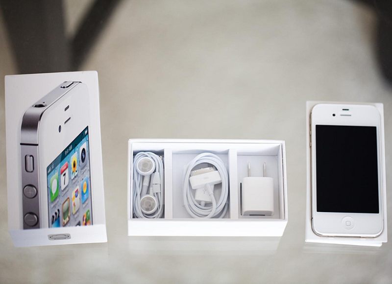 Sau iPhone 3GS, den luot 4S chua active xa hang ve VN hinh anh