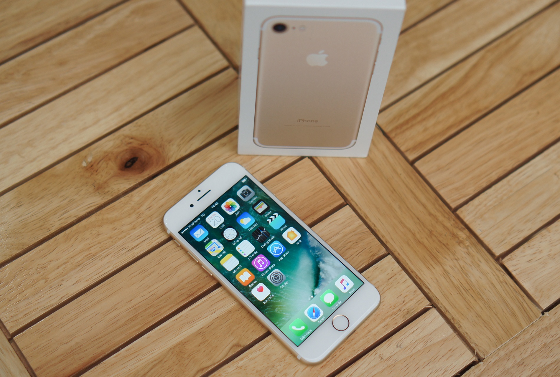 iPhone 7 khoa mang do bo vao Viet Nam hinh anh
