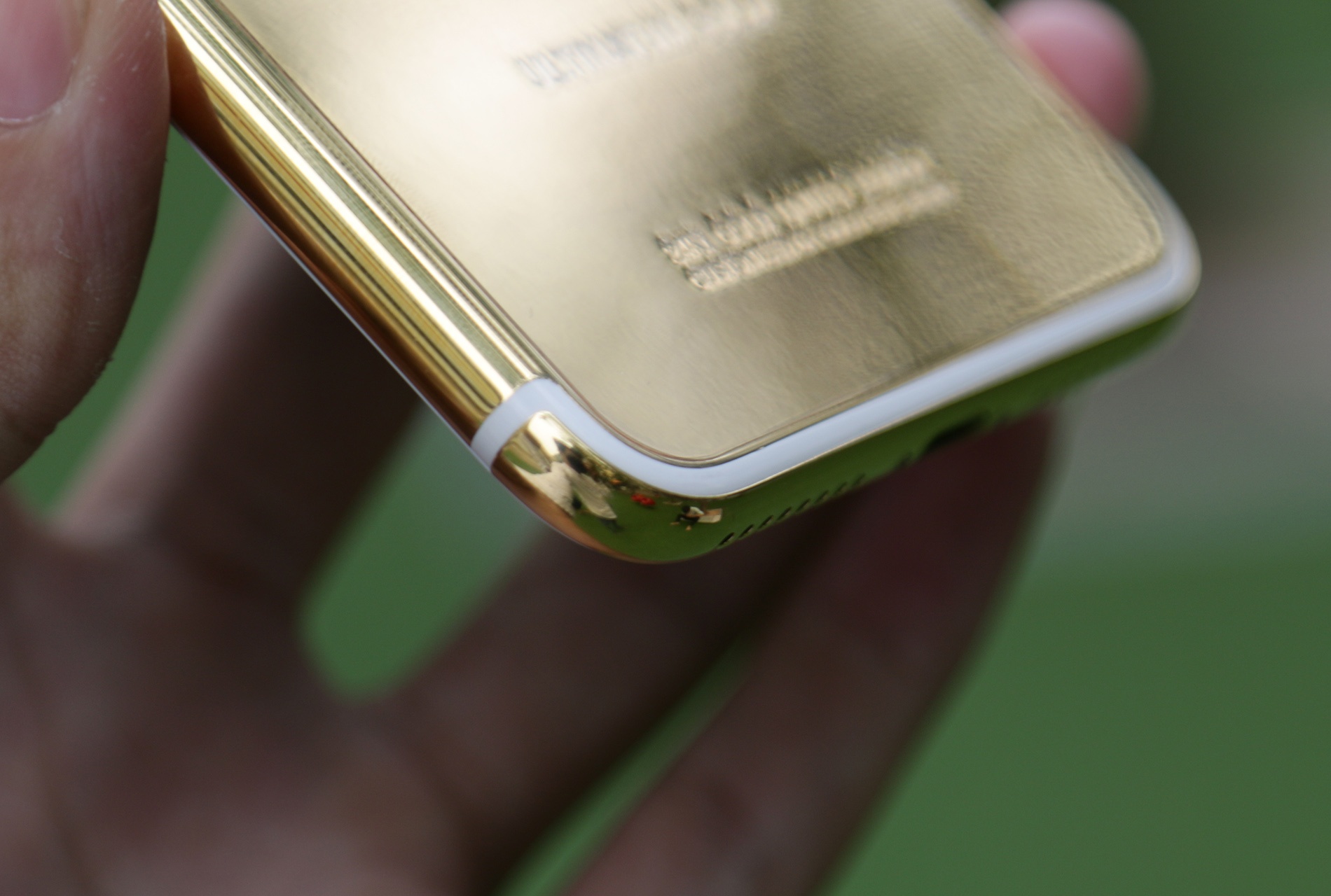 iPhone 7 Plus ma vang gia 180 trieu anh 4