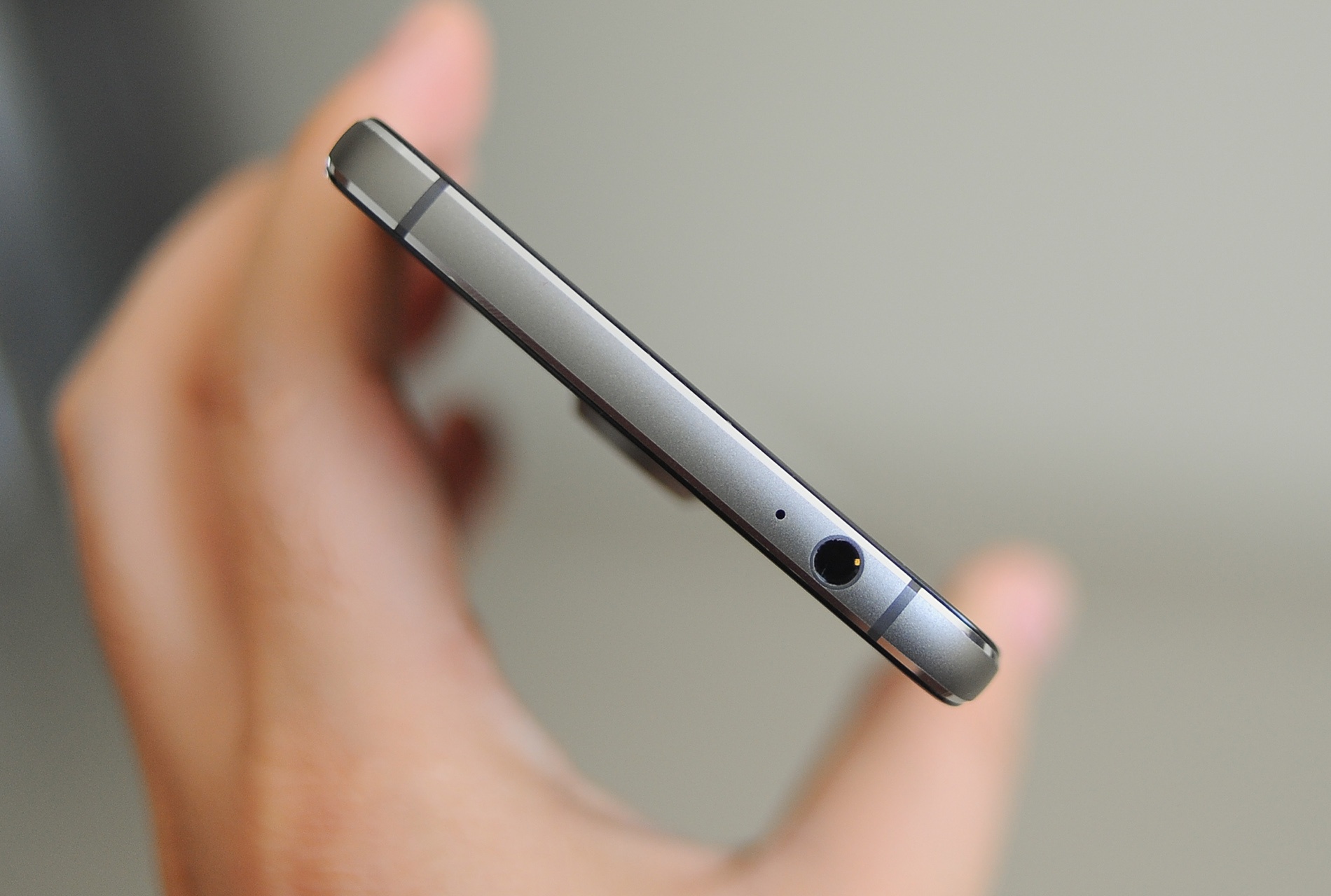 BlackBerry DTEK60 tại Việt Nam ảnh 5 BlackBerry DTEK60 tai Viet Nam anh 5