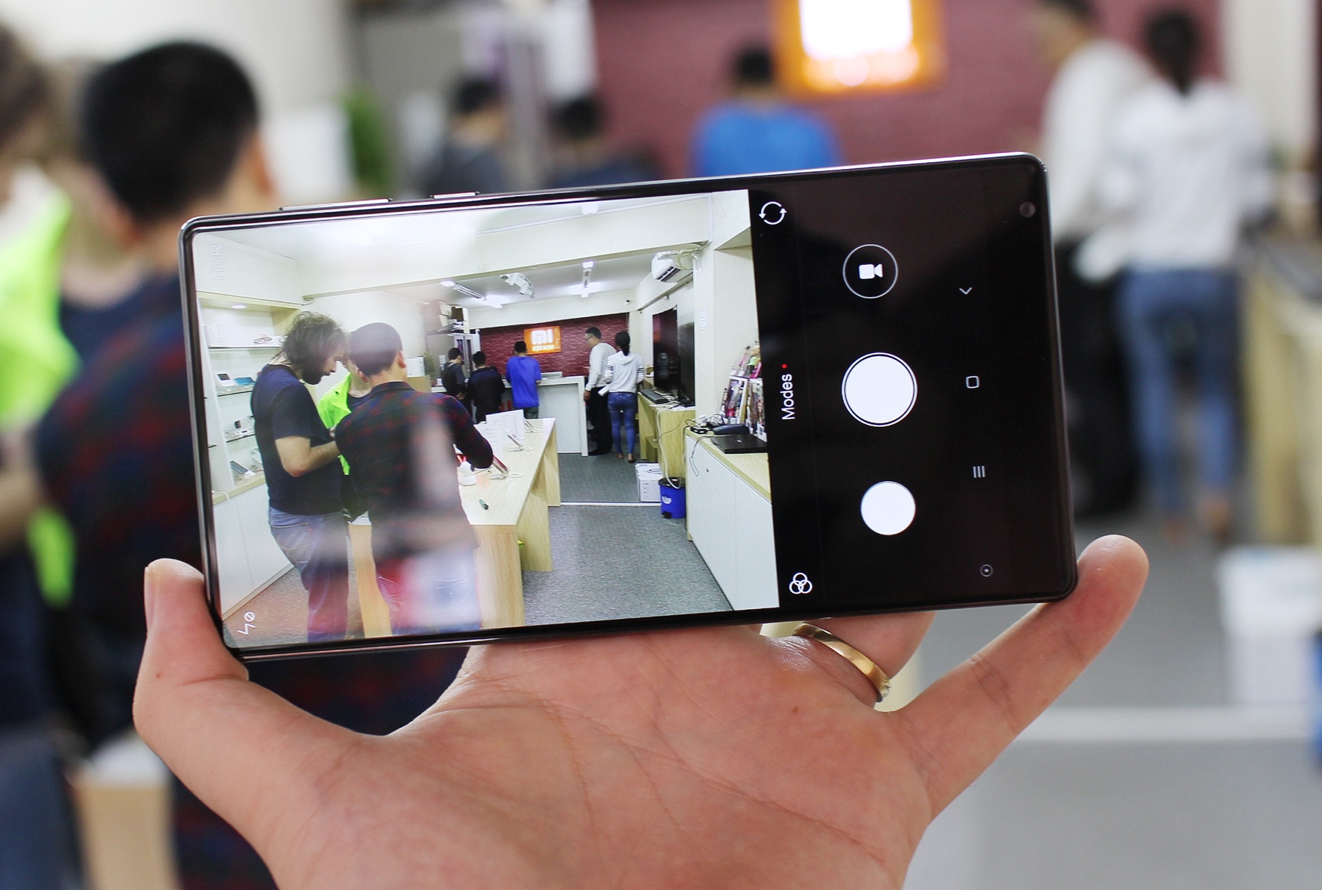 Xiaomi Mi Mix ve Viet Nam anh 12